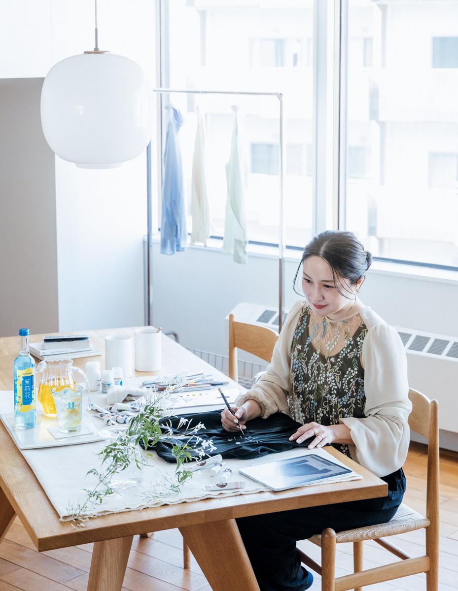 犬山紙子さんの「至福のじぶん時間」は、休日午後の、絵を描くリラックスタイム