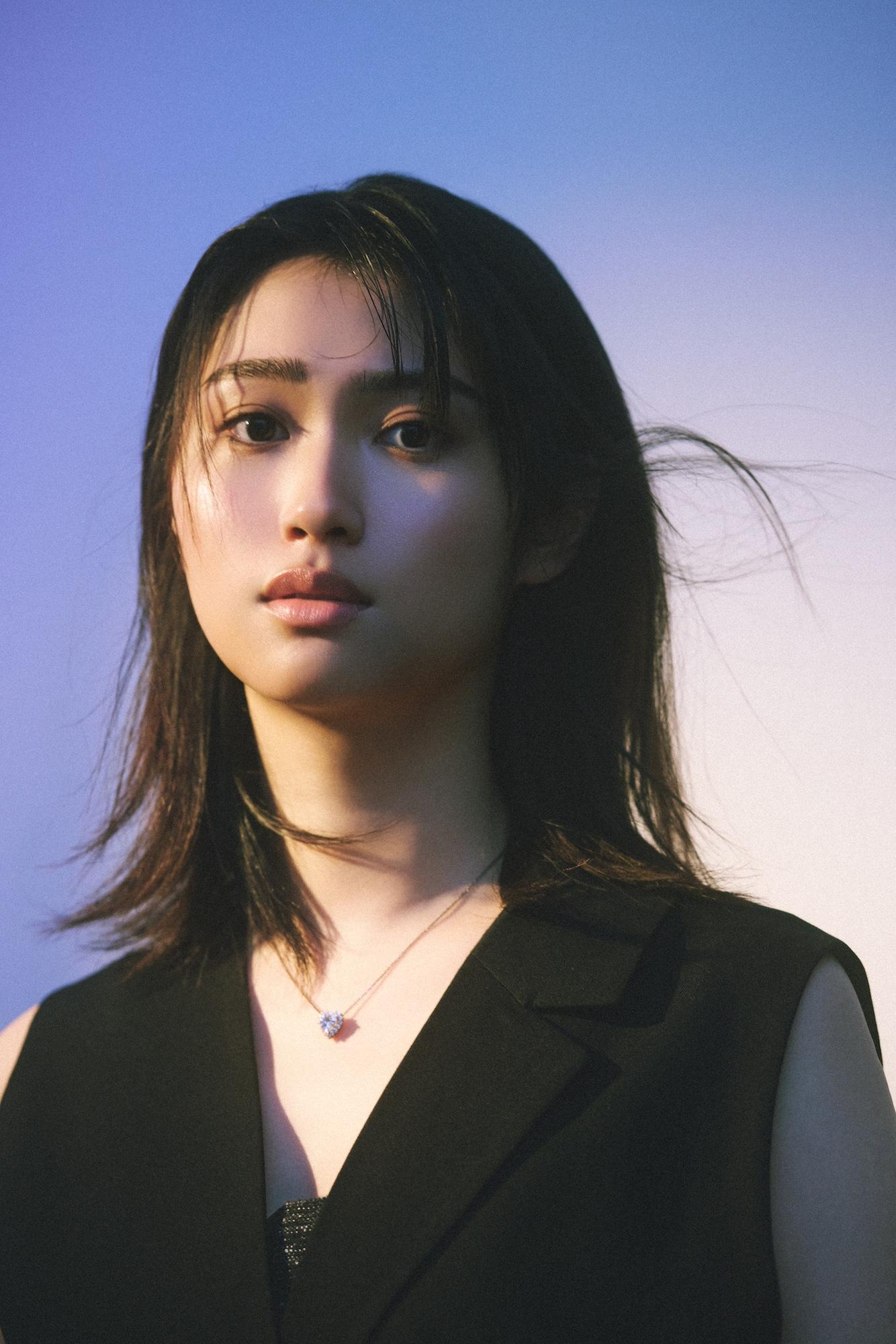 Netflixリアリティシリーズ『オフライン ラブ』のトウコさん、プロの「引き算メイク」で変身！「セルフメイクとは逆で、びっくりしました」