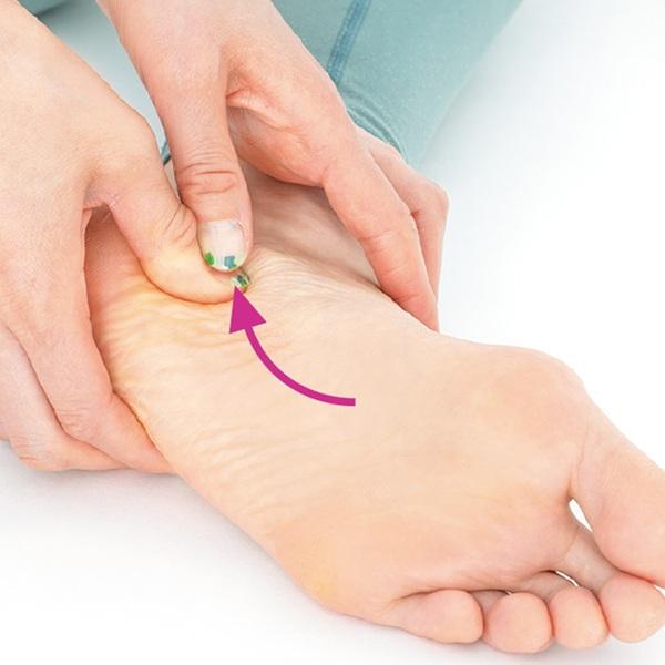 足裏から老廃物を流してデトックス！ むくみにアプローチする「足もみ」術