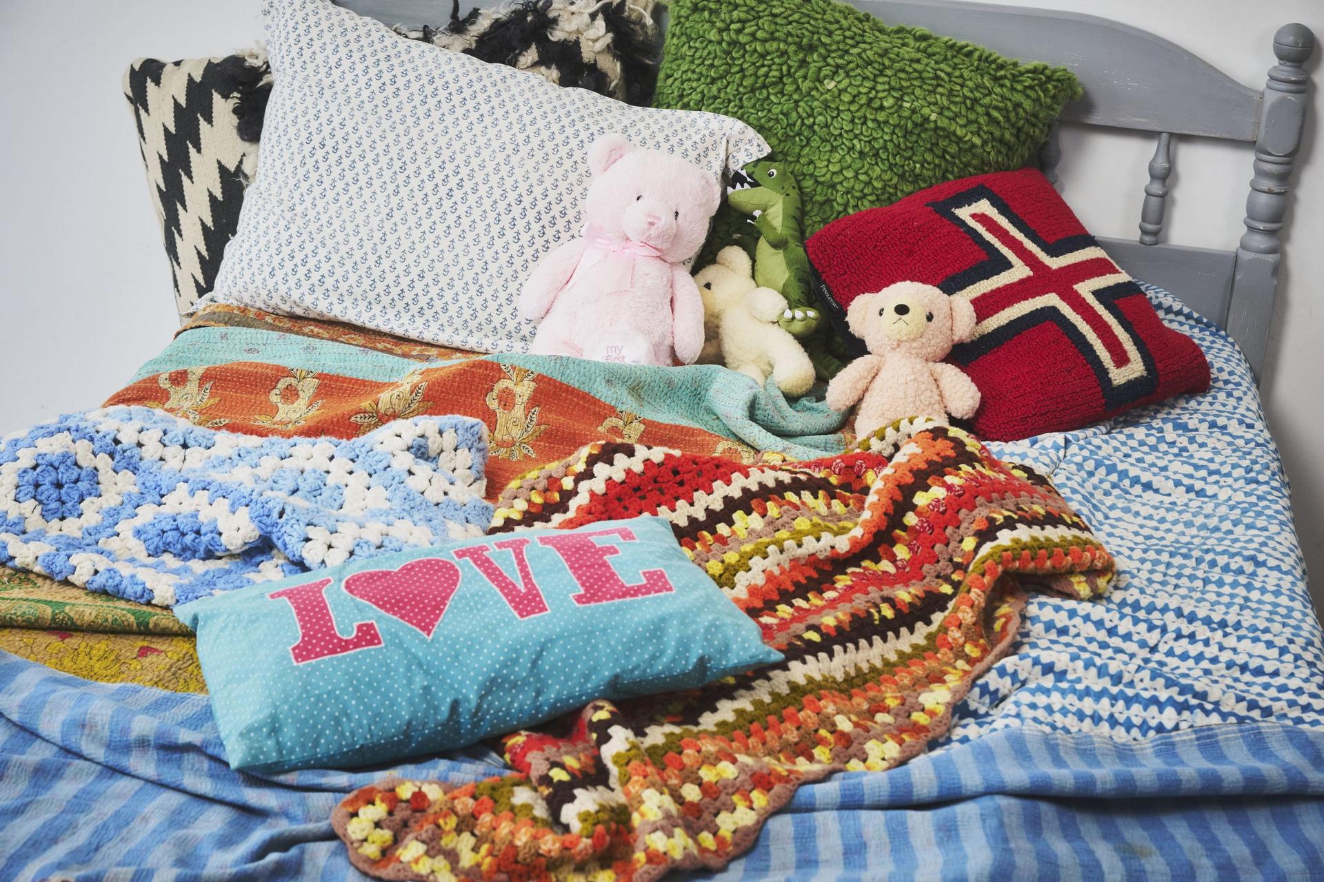 【COVER STORY】デビューからの年＝実年齢!? 普段は見られない“5歳”な3人に注目！