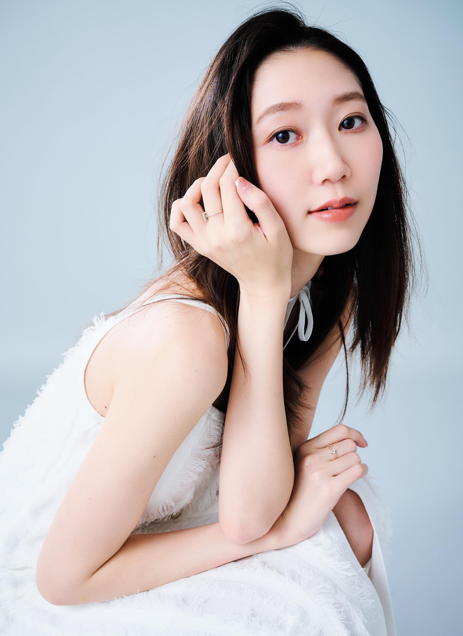 小田美夢、抜群のスタイルと陶器肌の秘訣は無理なく続ける美容習慣にあり！