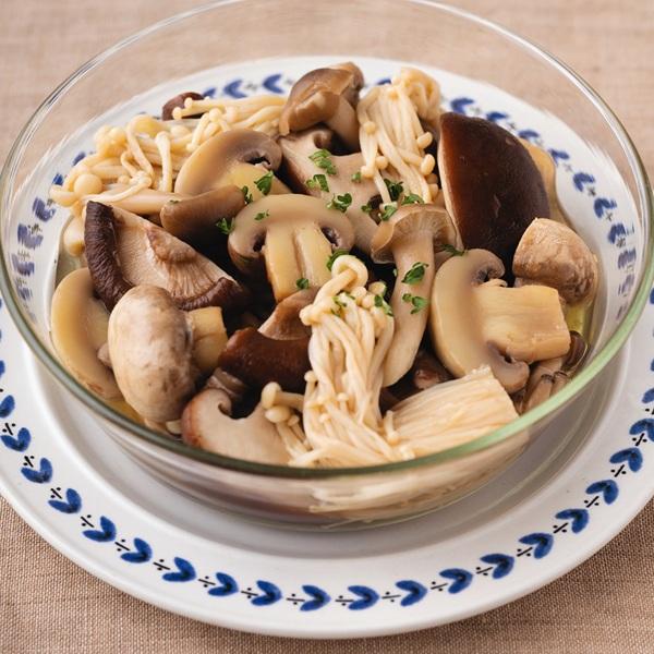 風味アップも保存も叶う！ “冷凍きのこ”をおいしく食べるための簡単レシピ