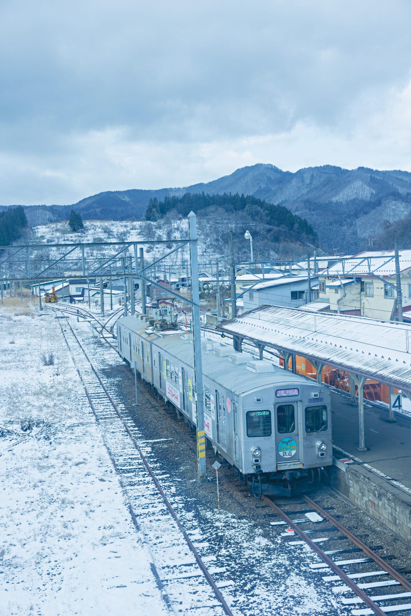 青森・鉄道のんびり旅【弘前〜大鰐温泉】 雪の津軽平野を抜けて。弘前から30分、ローカル線の旅