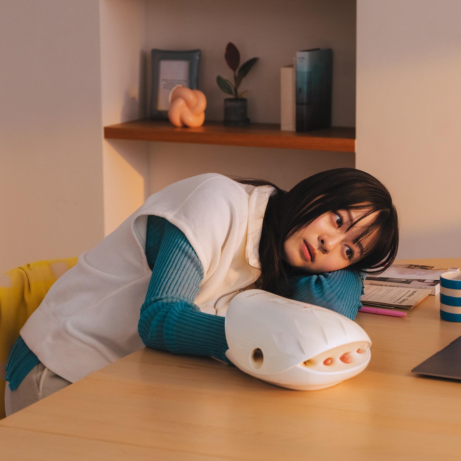 極上のひとときを味わえる“リラックス家電”を俳優の莉子さんとお試し！