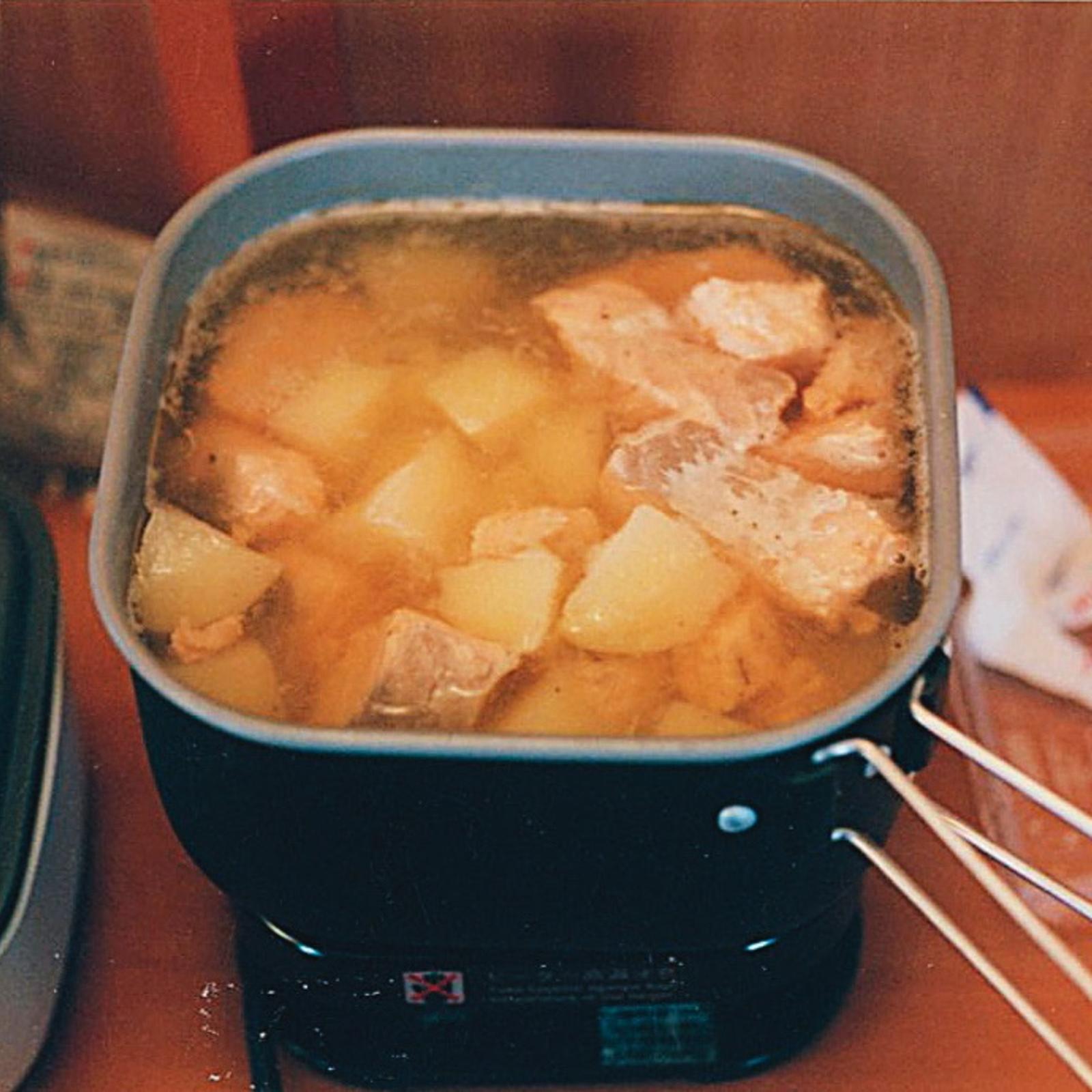 一杯のスープが映し出す、深遠な生命の循環を見つめ直す展覧会