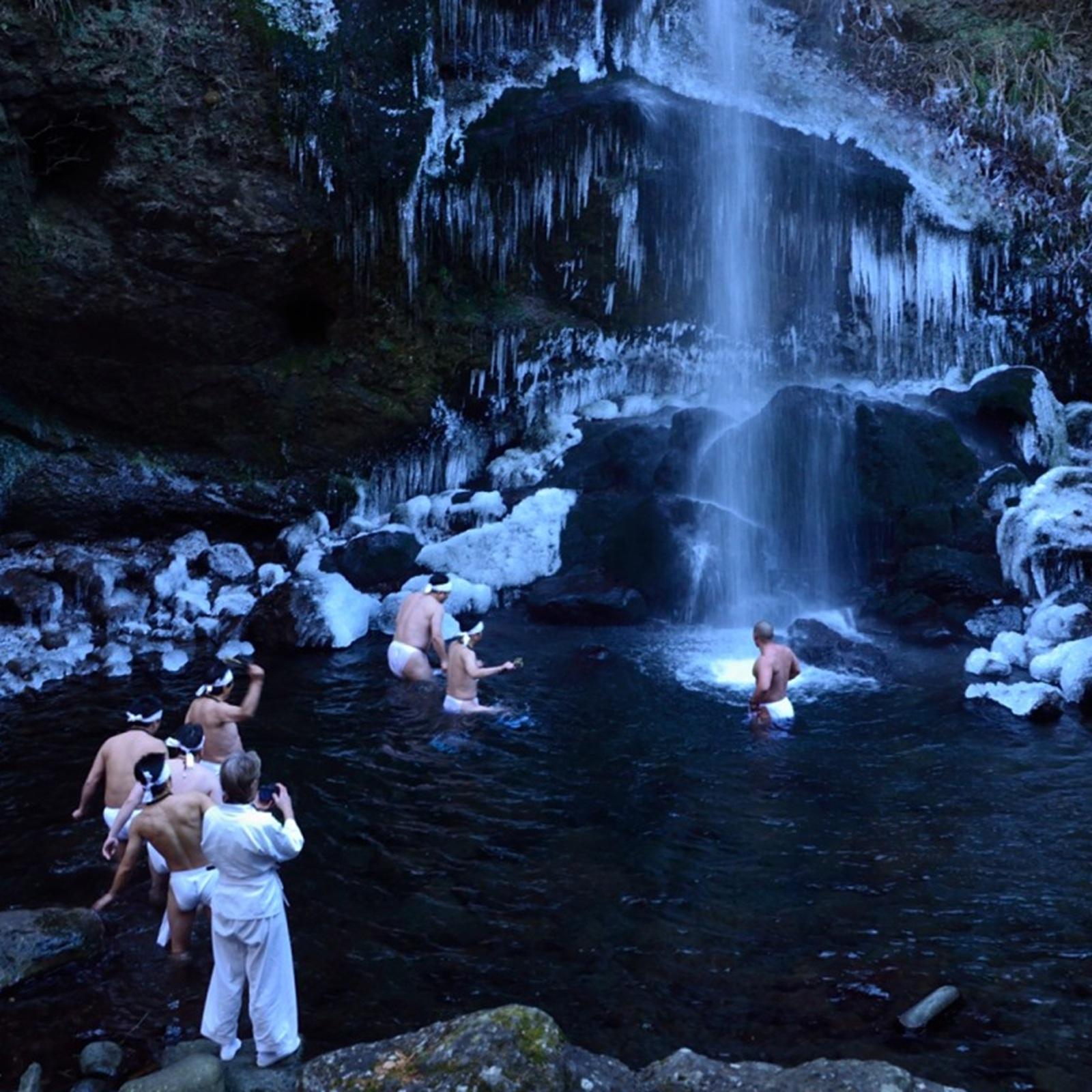 古から人を惹きつけてきた、名瀑。伝説が残る“癒しの滝”