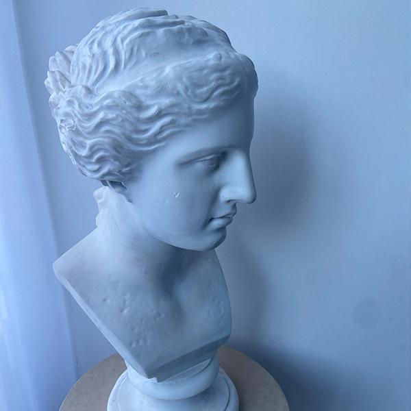 【COVER STORY】Aぇ! groupの末澤誠也さんの色気を3つのテーマ&シチュエーションで撮影。