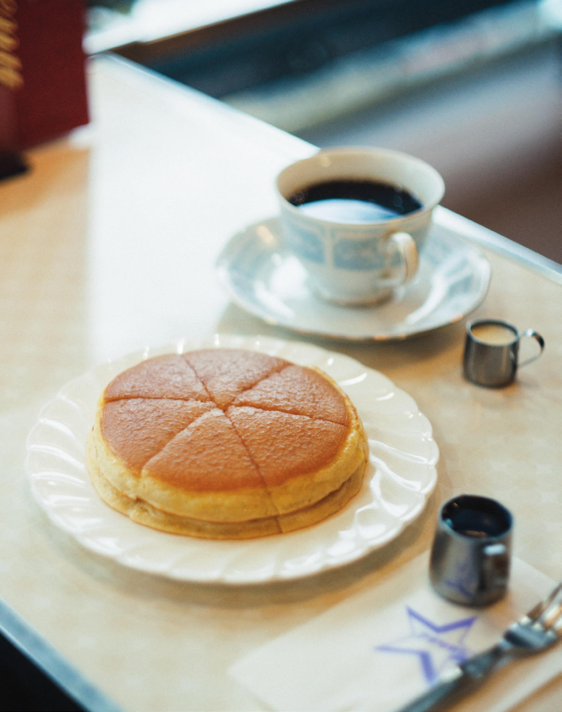 【大阪】モダンな内装を守る老舗も! 変わらない姿の純喫茶で昭和の空気感を満喫