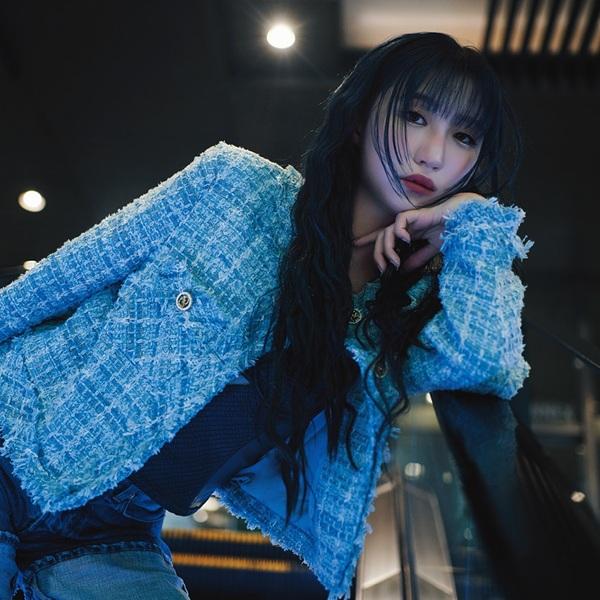 eill「あの頃の私は子供だったから、失恋ソングを書き直しました」