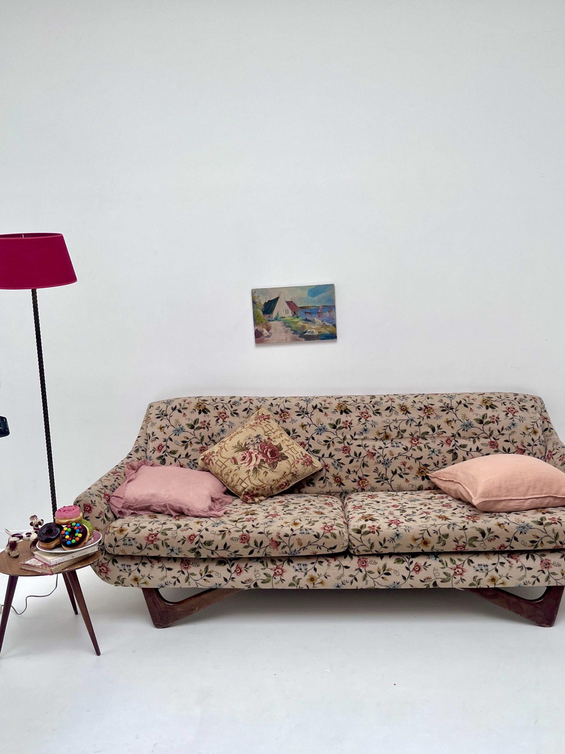 【From Editors】チョコレートに囲まれた、とびきりあまーい齋藤飛鳥さんの姿をキャッチ! “美”が飽和したスペシャルグラビアストーリー