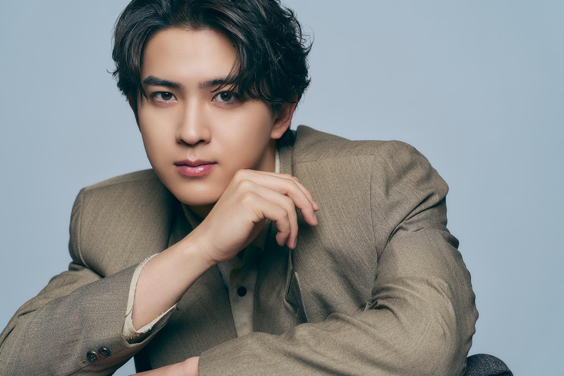 今年、デビュー10周年を迎える俳優・甲斐翔真。「奇想天外」なこれまでの歩みとこれからへの想い