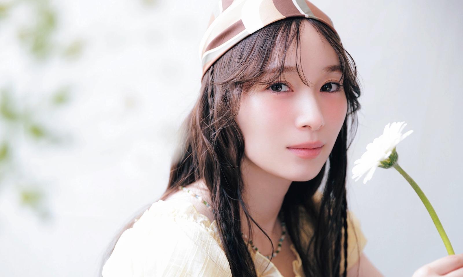 櫻坂46・守屋麗奈が夏の最旬ヘアアレンジに挑戦! 「細めの三つ編みが大人な感じ」